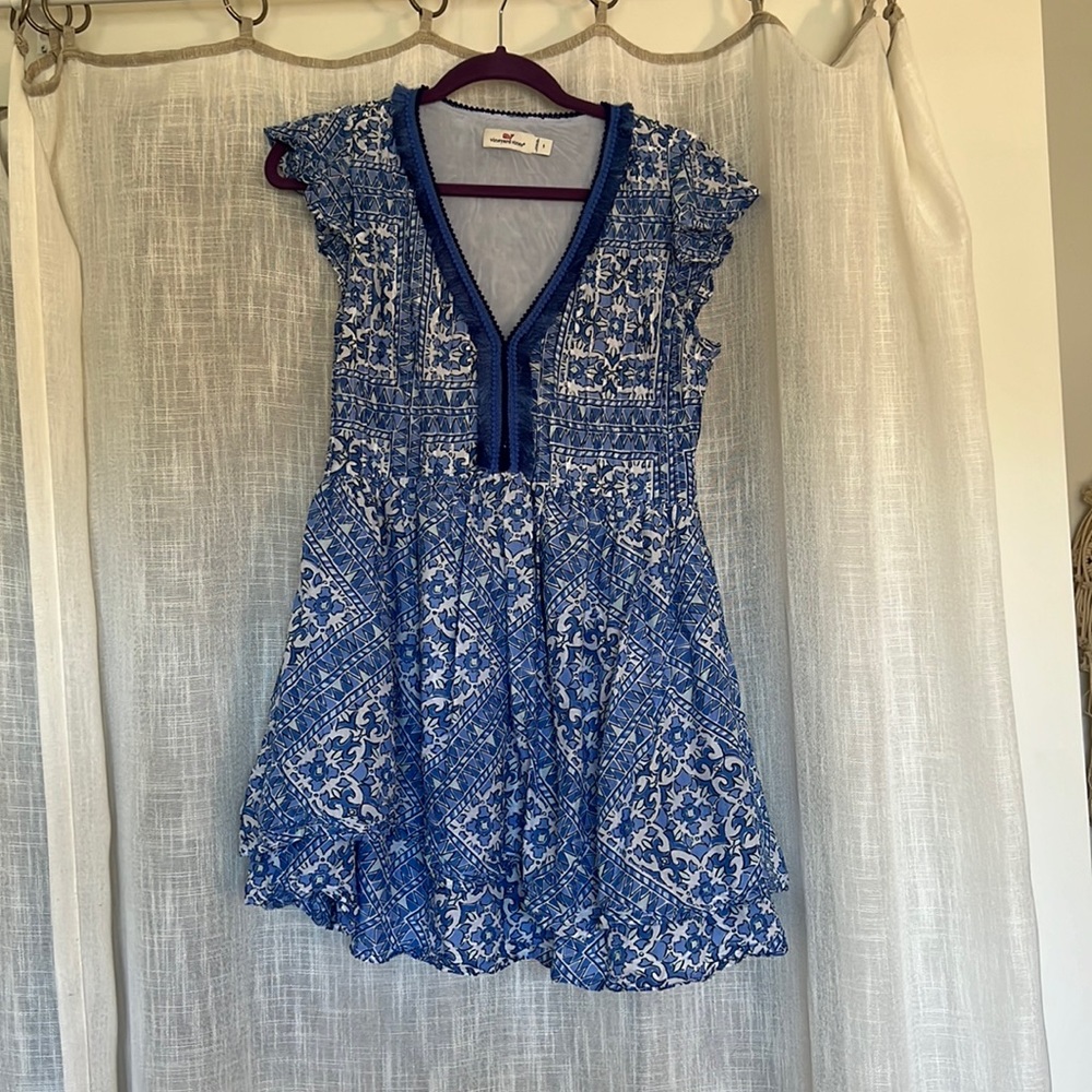 Vineyard Vines pattern blue dress size small worn once